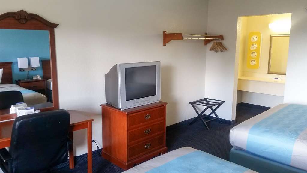 Motel 6-Spring Hill, Fl - Weeki Wachee Room photo